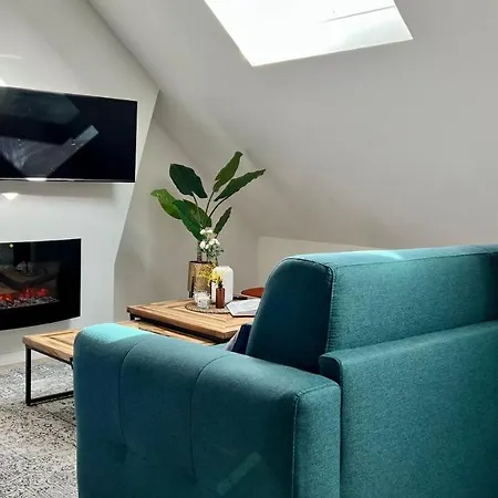 Le Grand Pont, Sous Les Toits Apartment